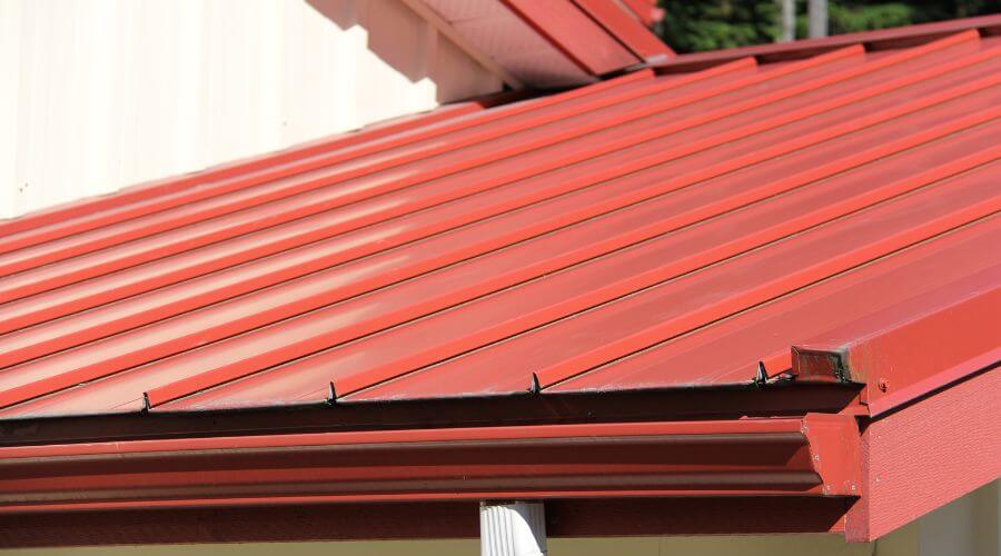 Professional gutter cleaning services in Bennington, IN